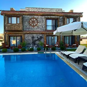 Pupa Alaçatı Butik Çeşme